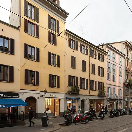 Brera - Castello - Ampio Bilocale Centro 아파트
